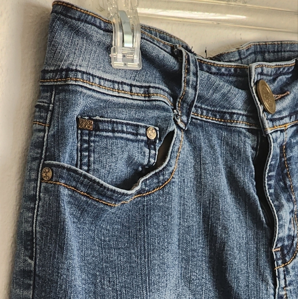 Bubblegum Women's Capris 5 Pocket Style Zip & Button Close Rivet Detail Sz 14 - Picture 3 of 9